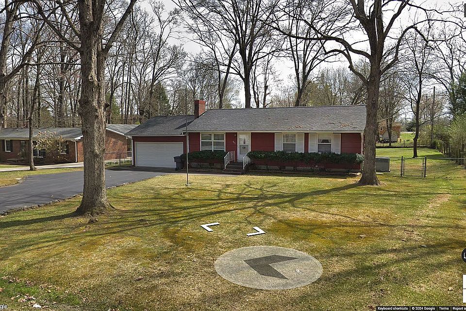 1st image of 905 Sunset Dr