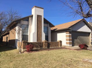 704 Sunrise Ct, Fort Worth, TX 76120
