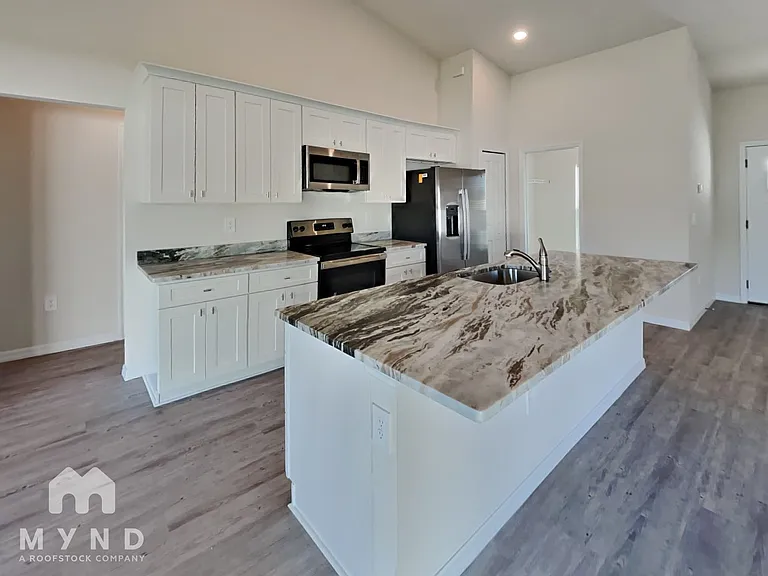 2194 Brancusi Ave — Photo 4