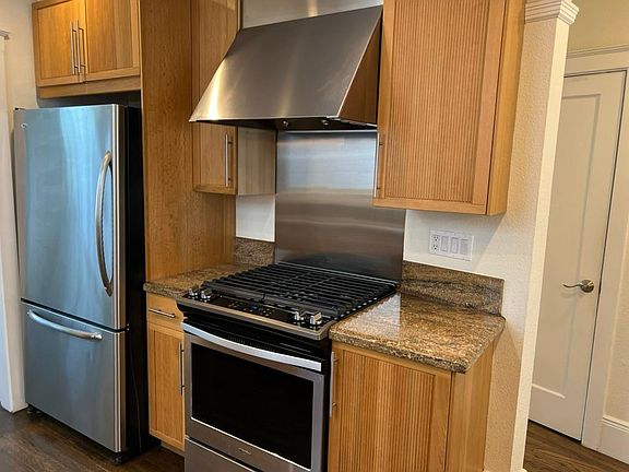 4th image of 1762 Greenwich St