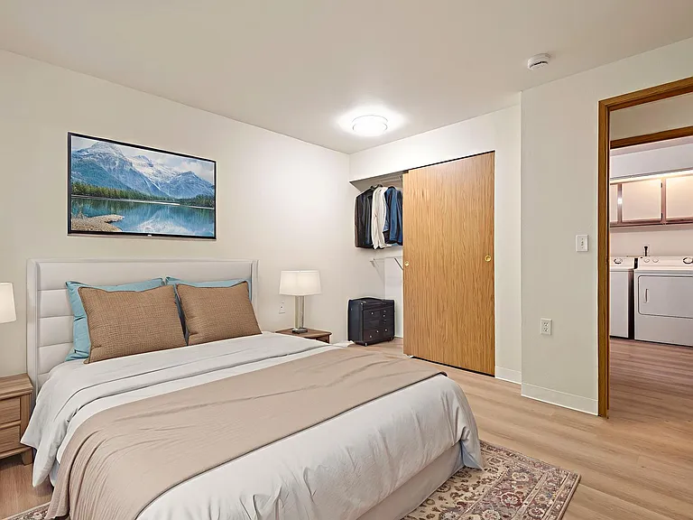 Glenbrook Apartments — Photo 16