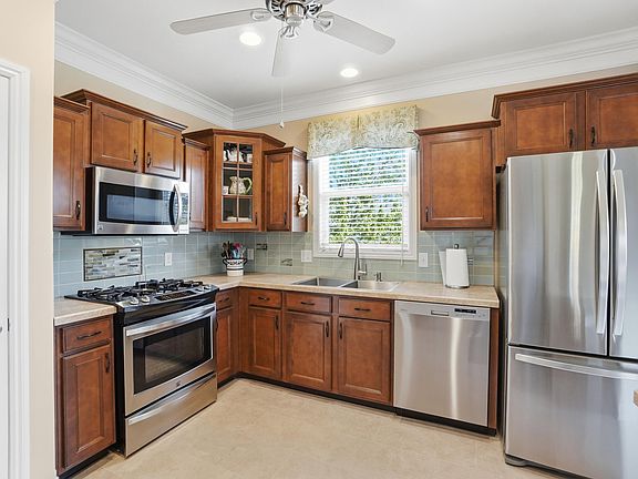 3rd image of 6000 Deansboro Dr