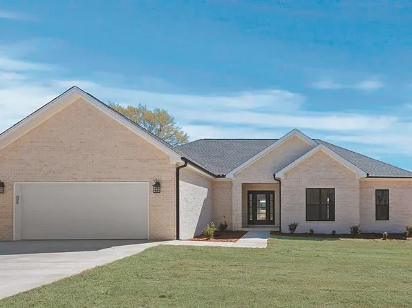 409 Elledge Ln, Muscle Shoals, AL 35661