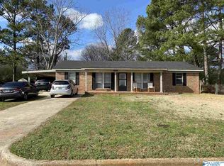 1011 Hillwood Dr, Decatur, AL 35601