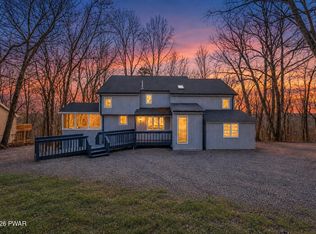 123 Banbury Dr, Bushkill, PA 18324