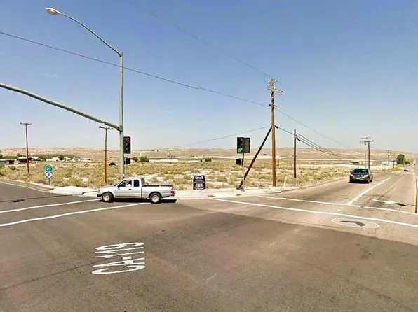 300 Gardner Field Rd, Taft, CA 93268