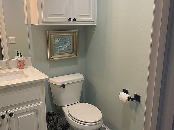 Guest / half bathroom 
