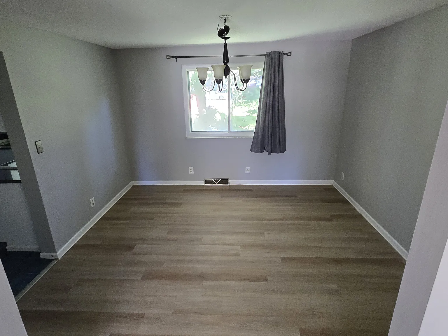 4 bed, 2.5 bath, 2108 sqft, $2,550 — Photo 3