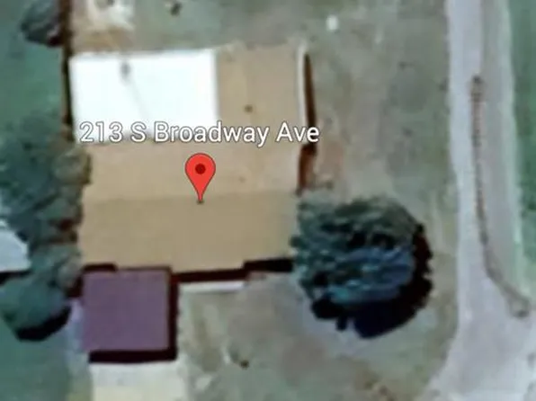 213 S Broadway Ave, Arapaho, OK 73620