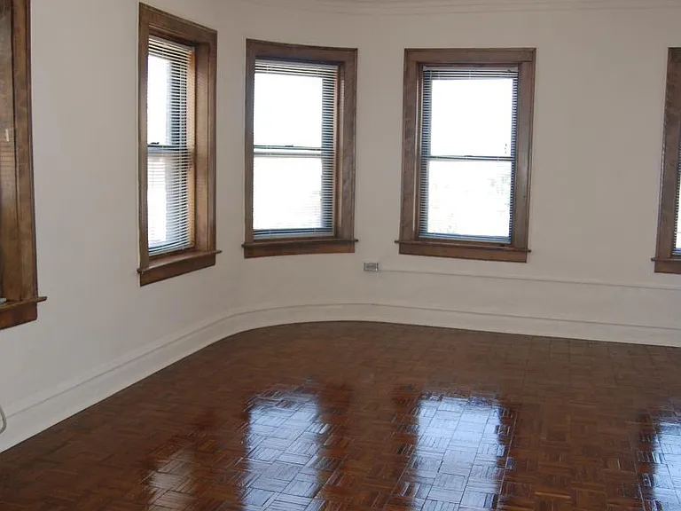 553 West Oakdale Avenue — Photo 20