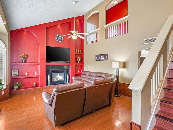 3rd image of 3244 Tierra Nevada Dr