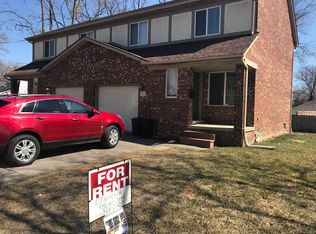 107 Hacker St, Rochester Hills, MI 48307