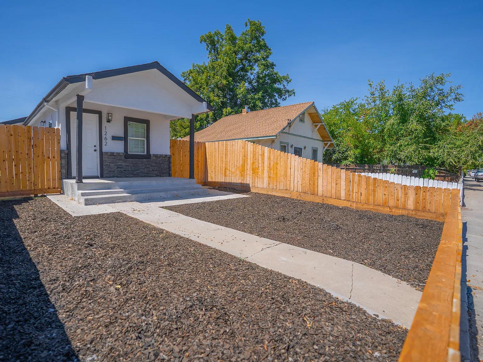 2 bed, $1,900 — Photo 1