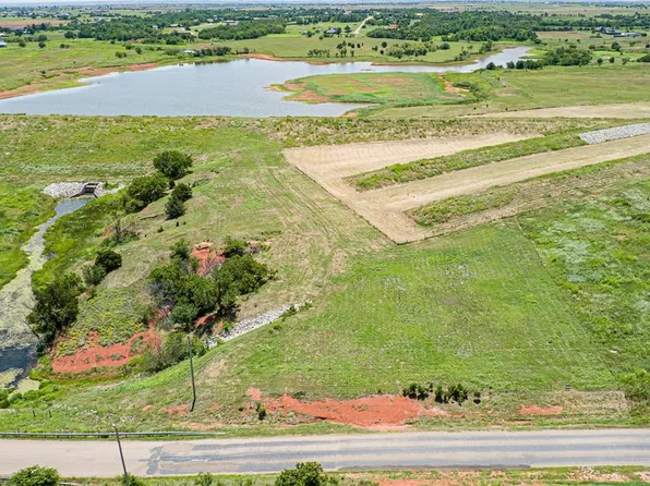 Moffat Rd NW, Piedmont, OK 73078