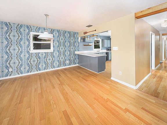 5th image of 3006 Southshore Cir