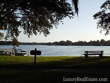 2nd image of 219 Alexander Pl