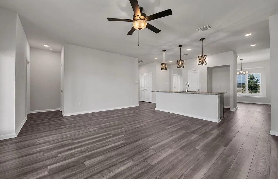 3 bed, $2,450 — Photo 3