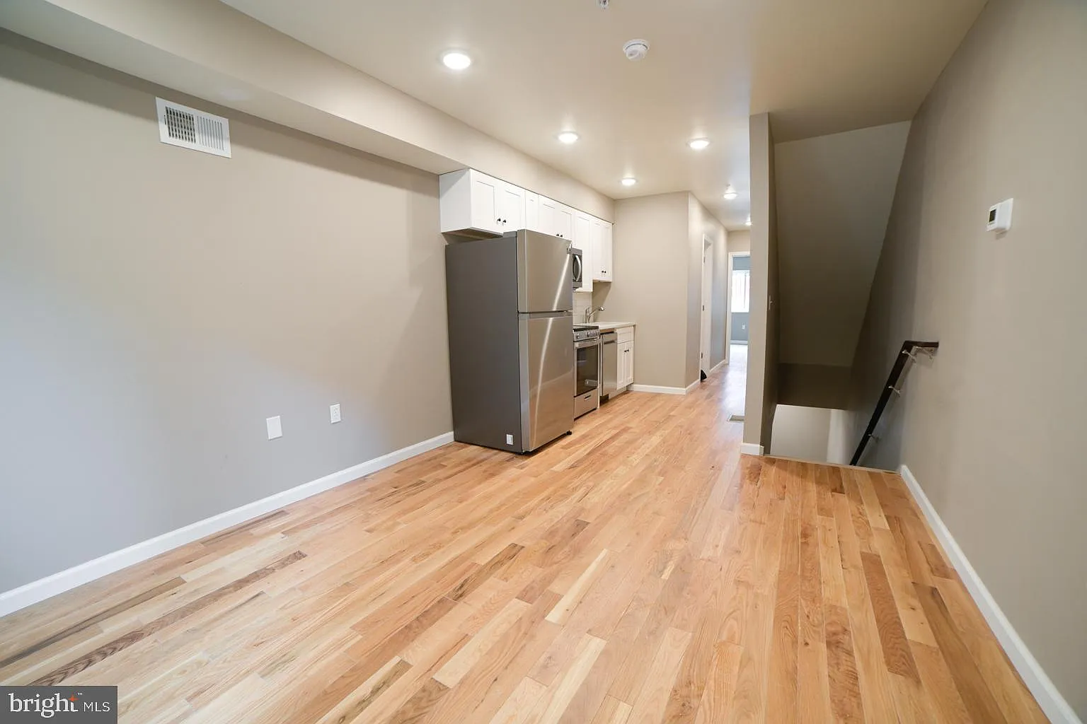 3 bed, 2283 sqft, $2,250 — Photo 2
