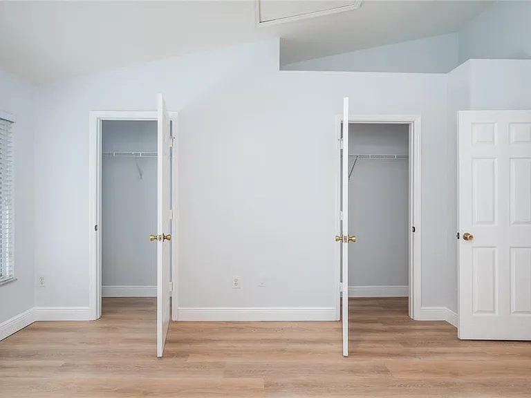 1150 Vineland Pl — Photo 23