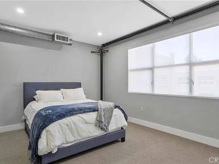 728 N Santiago St — Photo 18