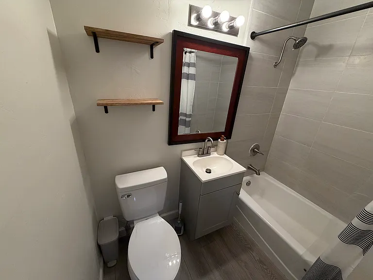 2943 Talbot St — Photo 16