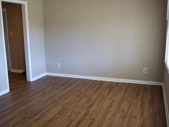 3rd image of 6591 Goldsboro Rd