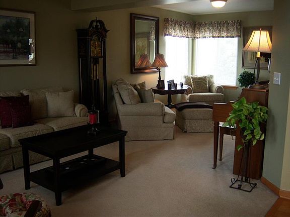 5th image of 9869 Dunhill Dr