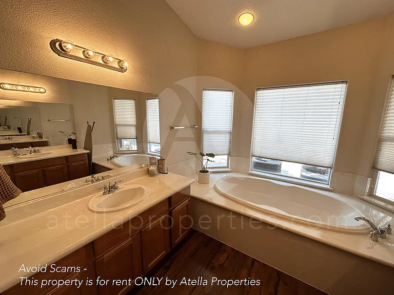 5033 W Wren Ave — Photo 22