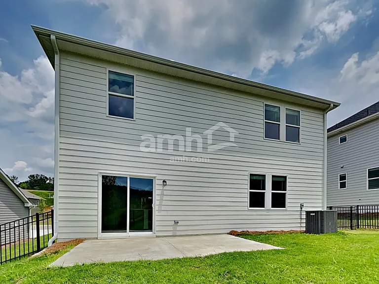 688 Alcovy Mill Park — Photo 26