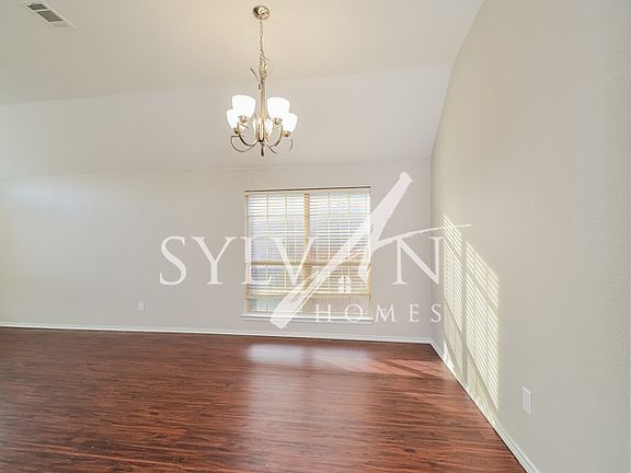 3rd image of 1507 Bricknell Dr