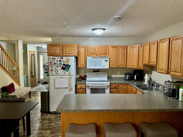 6281 13th St N, Oakdale, MN 55128