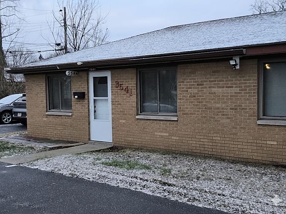 Side facing (privacy) unit and short walk to parking