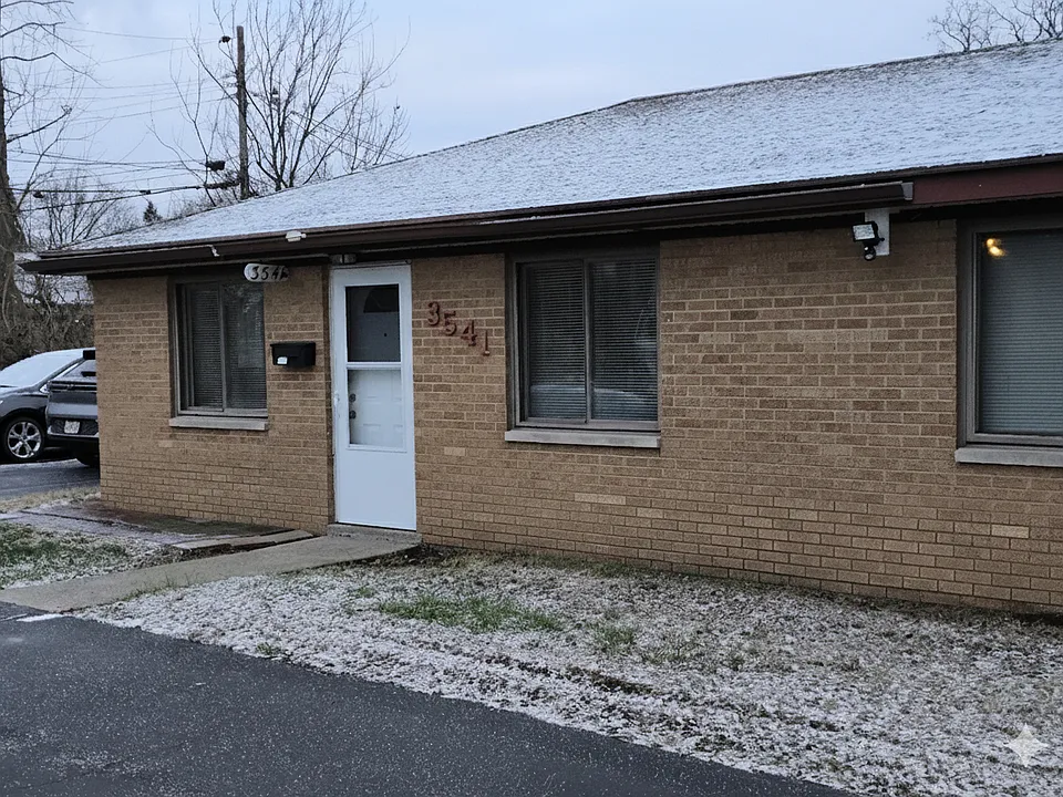 Side facing (privacy) unit and short walk to parking