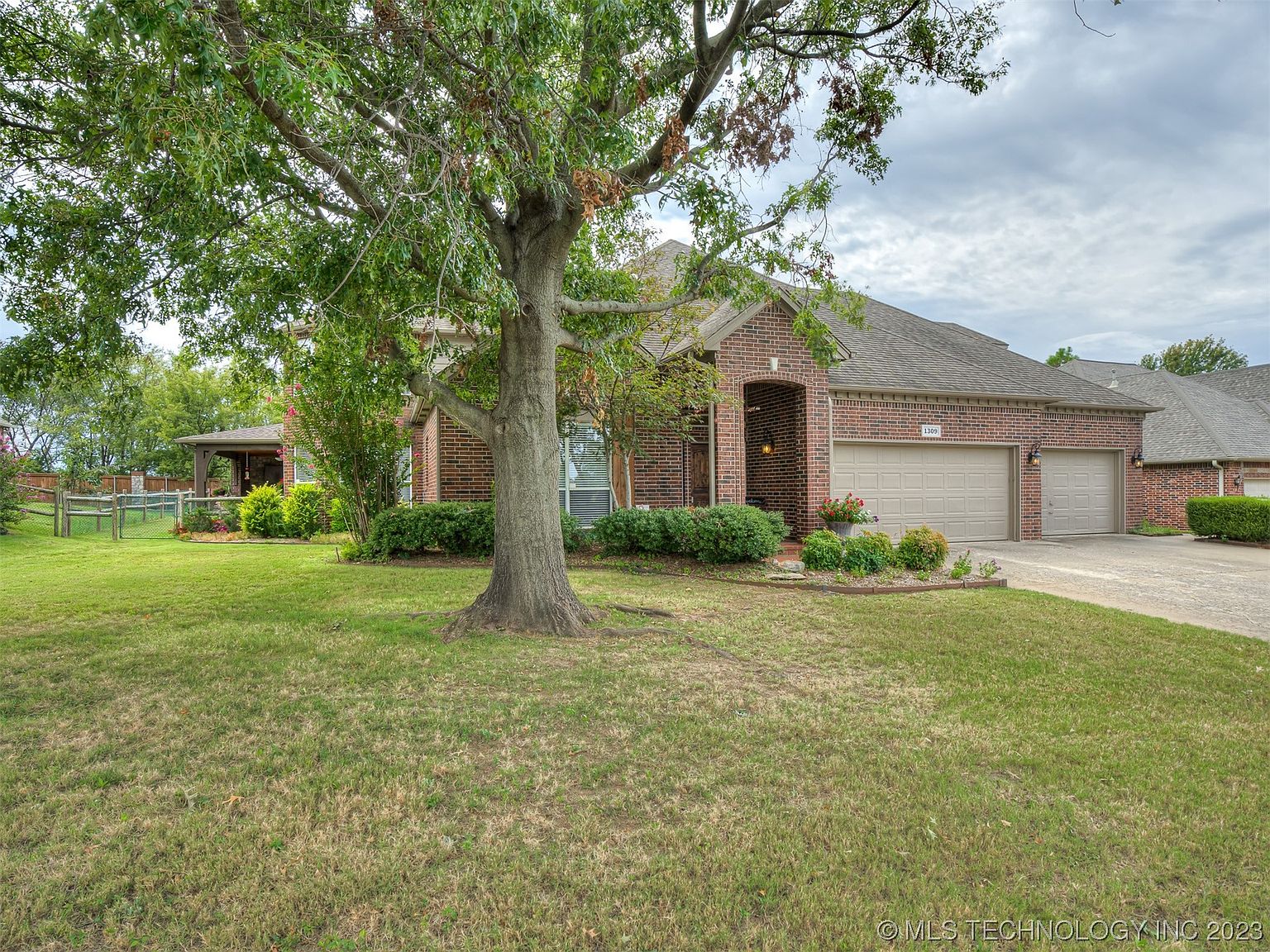 1309 W Omaha Pl, Broken Arrow, OK 74012 MLS 2333205 Zillow