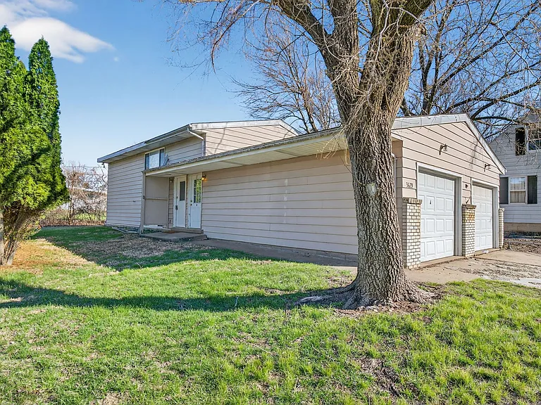 3629 N Leroy Ave — Photo 17