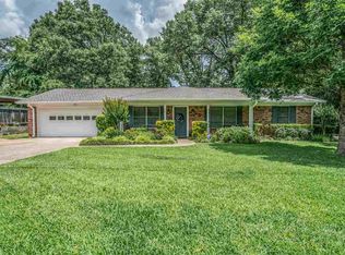 2810 Emerald Dr, Longview, TX 75605