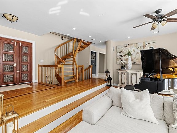 4th image of 95 Ramshorn Rd