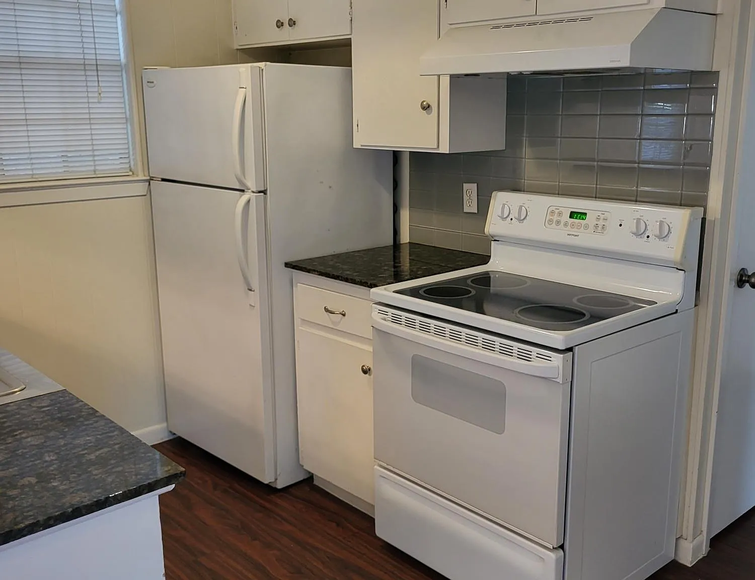 2 bed, 885 sqft, $2,000 — Photo 4