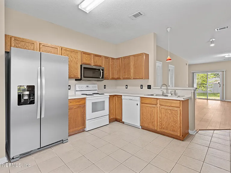 313 Scrub Jay Dr — Photo 16