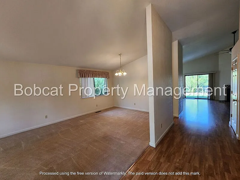 4 bed, 2.0 bath, 1848 sqft, $2,870 — Photo 2