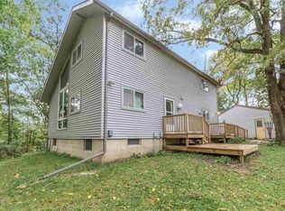 1002 12th St SE, Waverly, IA 50677