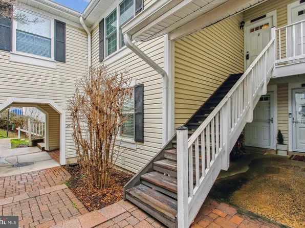 2919 S Woodley St APT H, Arlington, VA 22206