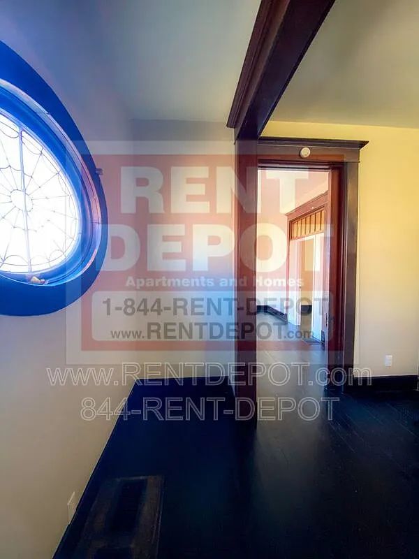 4 bed, 1.0 bath, 1982 sqft, $1,150 — Photo 4