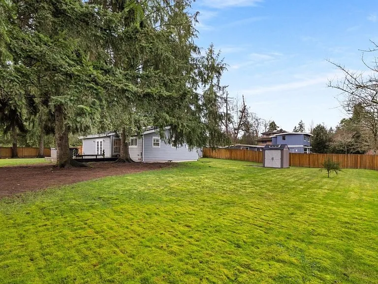 18504 171st Pl NE — Photo 29