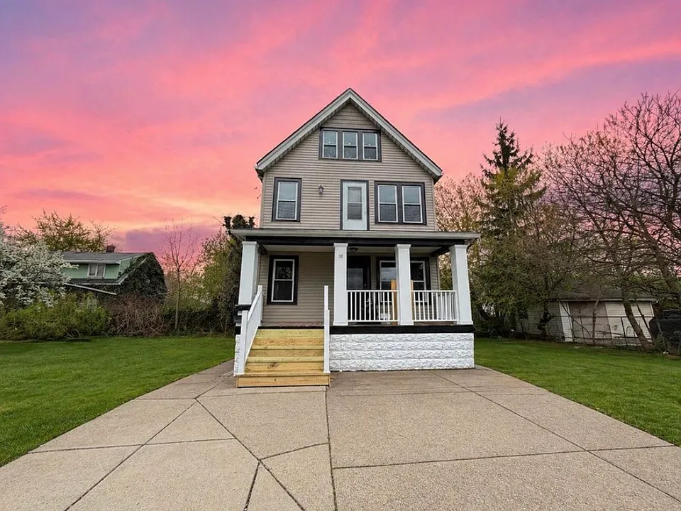 28 Long Ave #2