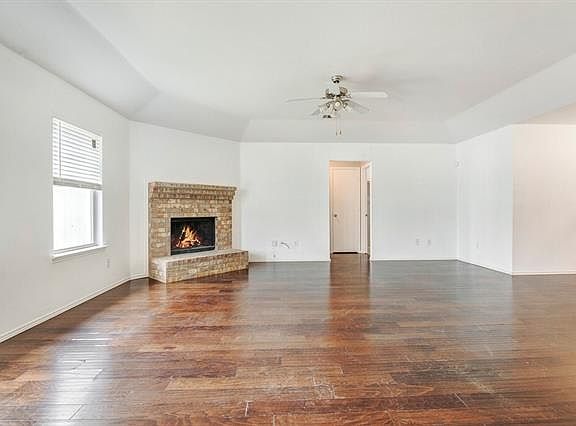 5th image of 110 Pebble Creek Ln