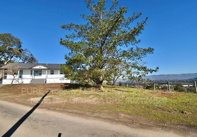 510 Fairview Ct #A — Photo 2