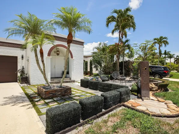 6590 Fountains Circle, Lake Worth, FL 33467