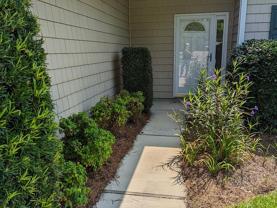 1st image of 28 Forest Oaks Dr