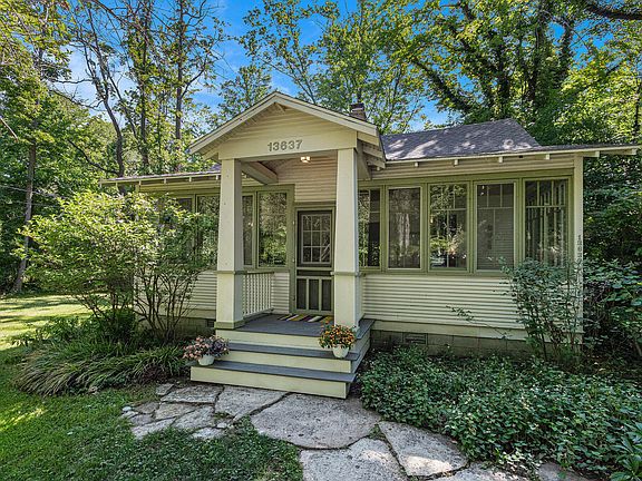 3rd image of 13637 Big Oak Ln